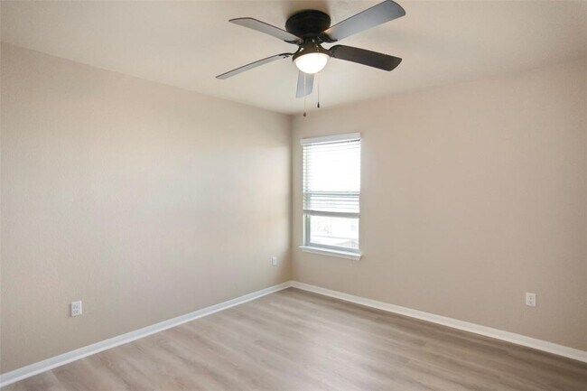Building Photo - 126 Denton Dr