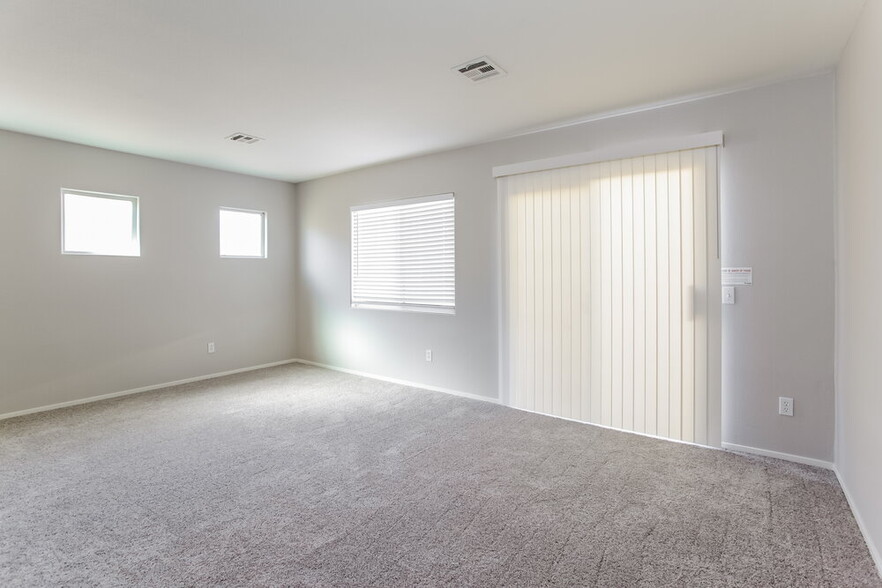 Building Photo - 5321 Clover Blossom Ct