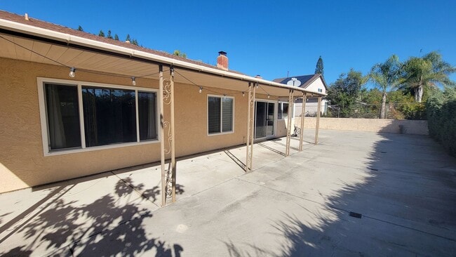 Building Photo - 4 Bed/ 2.5 bath House in Rancho Penasquitos