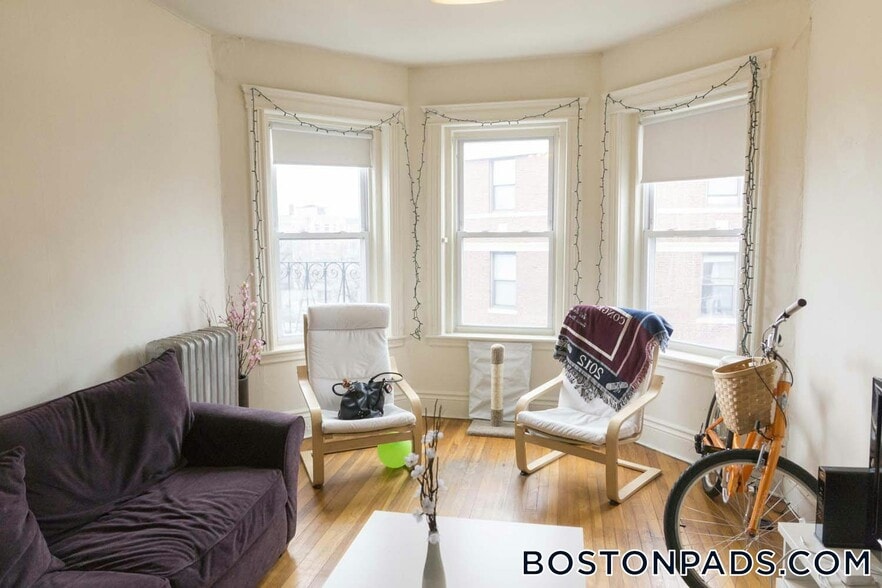 Primary Photo - 1334 Commonwealth Avenue