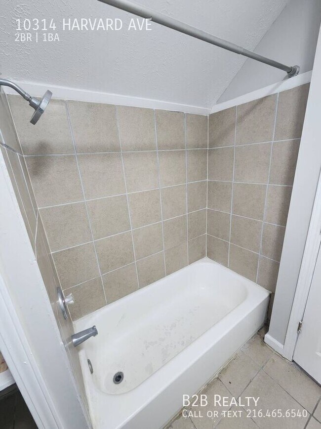 Building Photo - 10314 Harvard Ave