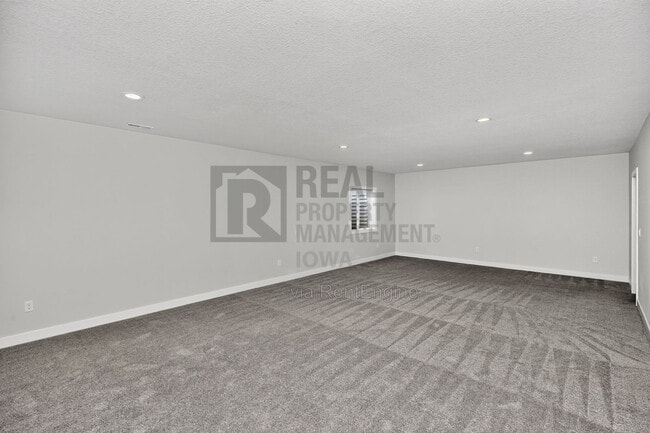 Building Photo - 6810 Bright St