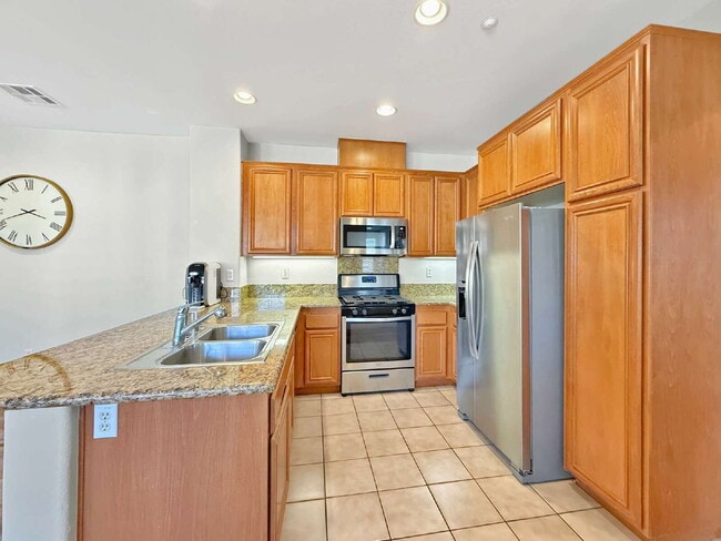 Building Photo - Welcome Home to the Treana Community in Stevenson Ranch 3BR 2 BA