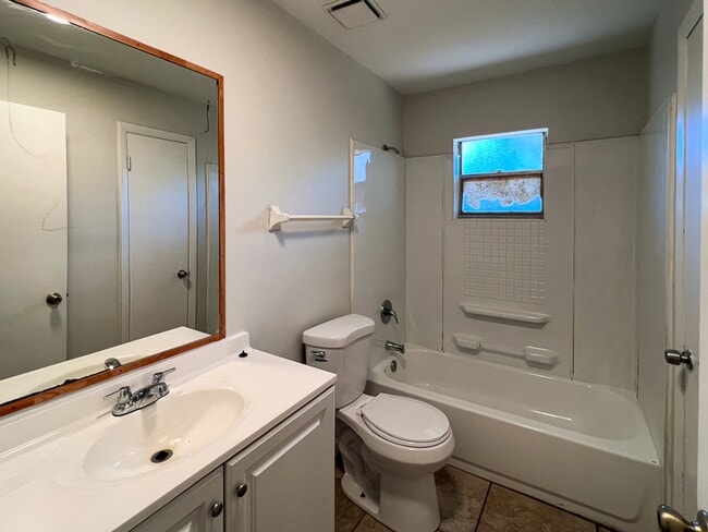 Building Photo - 2291 - Sugarfoot Oaks