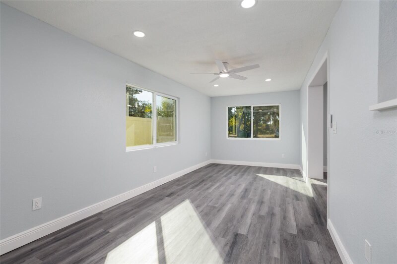 Building Photo - 1709 W Perio St