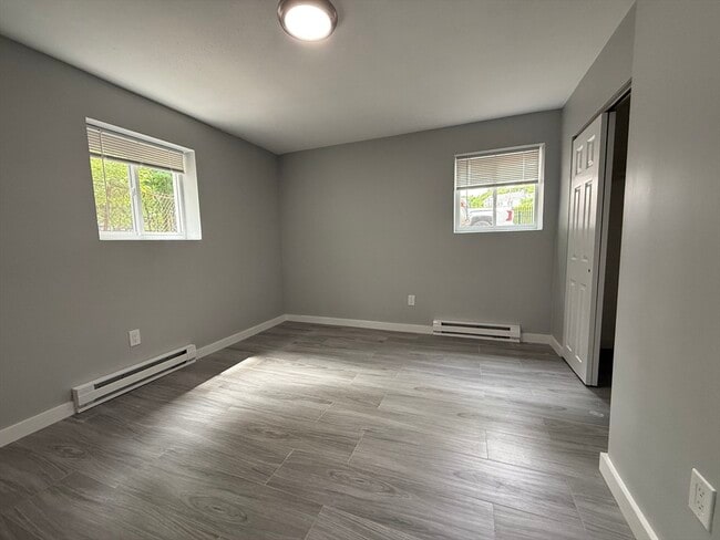 Building Photo - 565 Hyde Park Ave