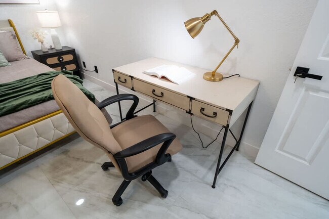 Building Photo - 14552 Skyline Truck Trail