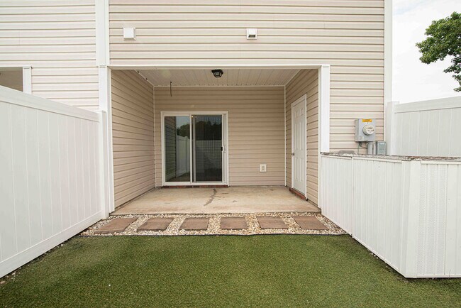 Building Photo - 110 Justice Farm Dr