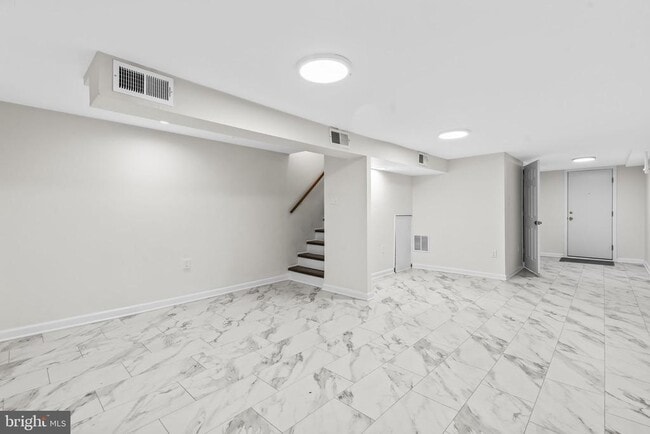 Building Photo - 3918 Usher Ave