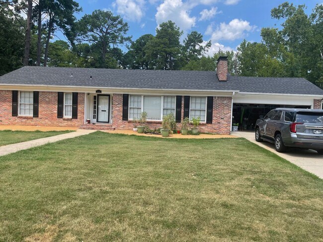 Building Photo - 620 Dyer Cir