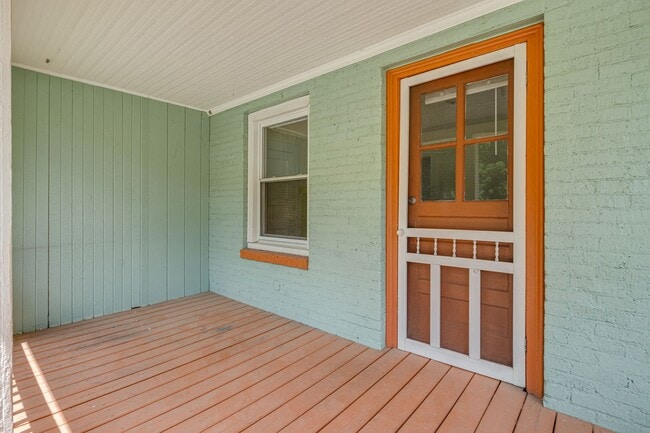 Building Photo - Charming 1930s Shotgun Duplex – Updated Bath, Walk-In Pantry, Water Included