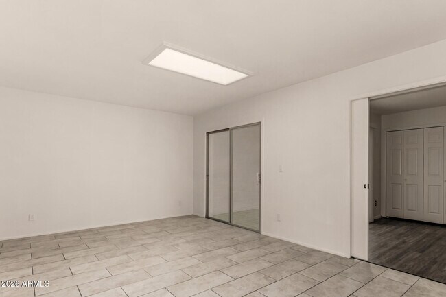 Building Photo - 1976 E Del Sur Dr