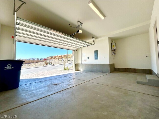 Building Photo - 12504 Kings Crk Pl