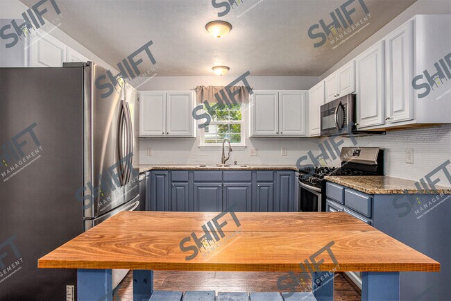 Building Photo - 755 North - Beautiful Single Family home