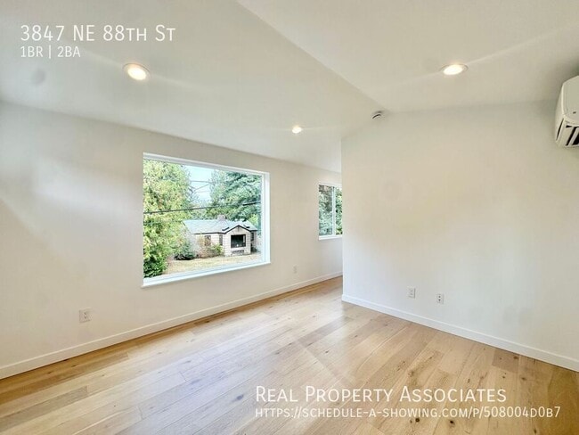 Building Photo - 3847 NE 88th St