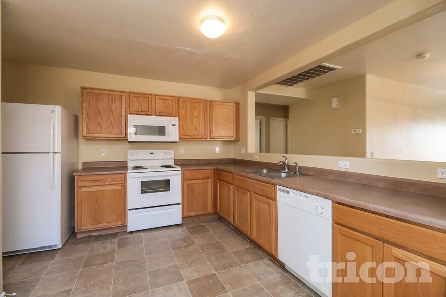 Building Photo - 10410 W Pioneer St