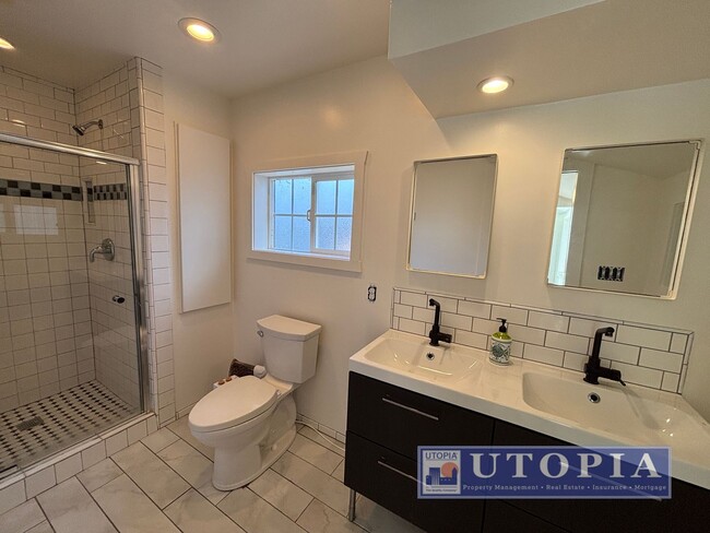 Building Photo - Charming, Sun-Filled 2BD/1BA Home on Quiet...