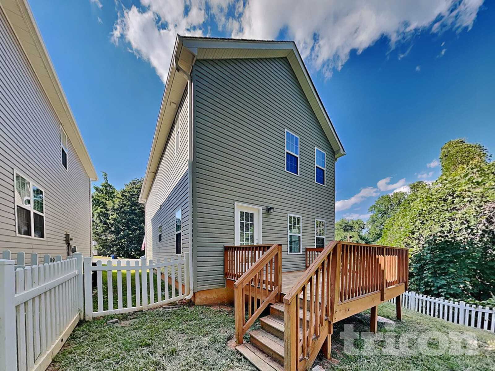 Building Photo - 118 Lookout Point Pl