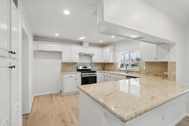 Building Photo - 10305 Floralita Ave
