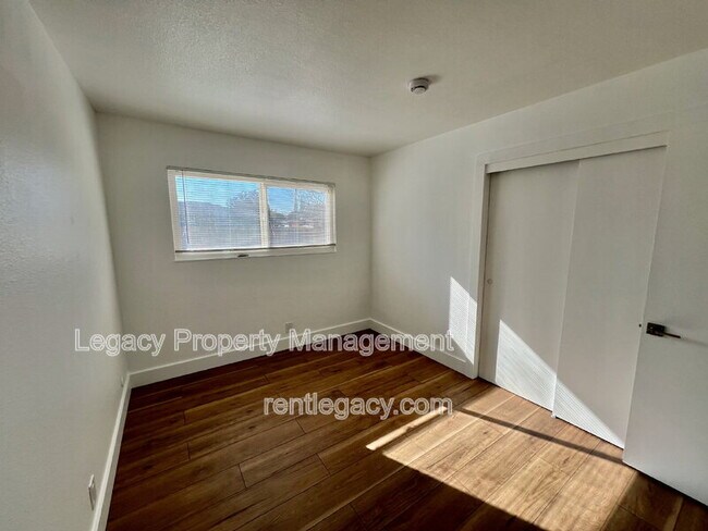 Building Photo - 2459 Gulf Dr