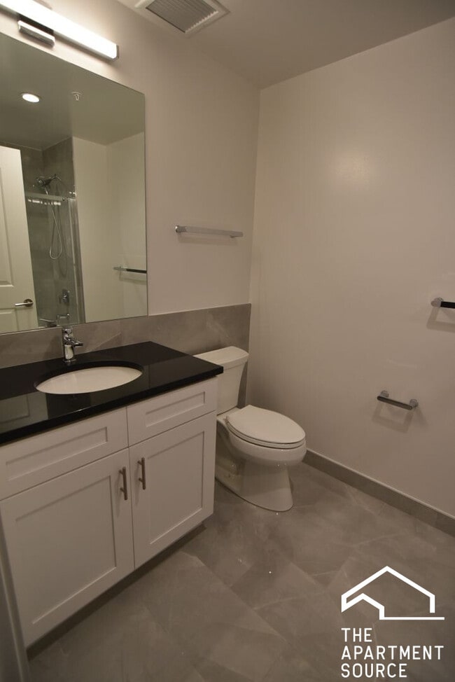 Building Photo - 3833 N Broadway