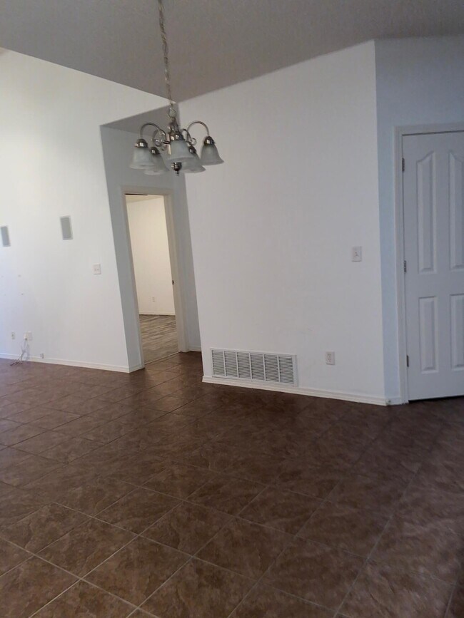 Building Photo - 1470 Senda Del Sol Ln