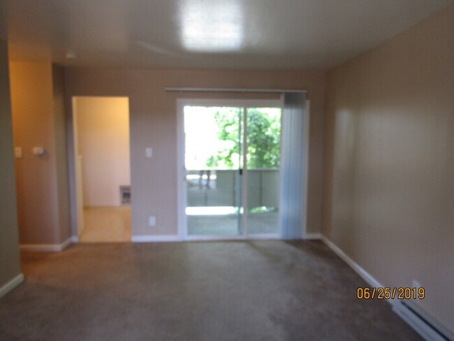 Building Photo - 1Bed/1Ba Apartment! in Coddingtown area
