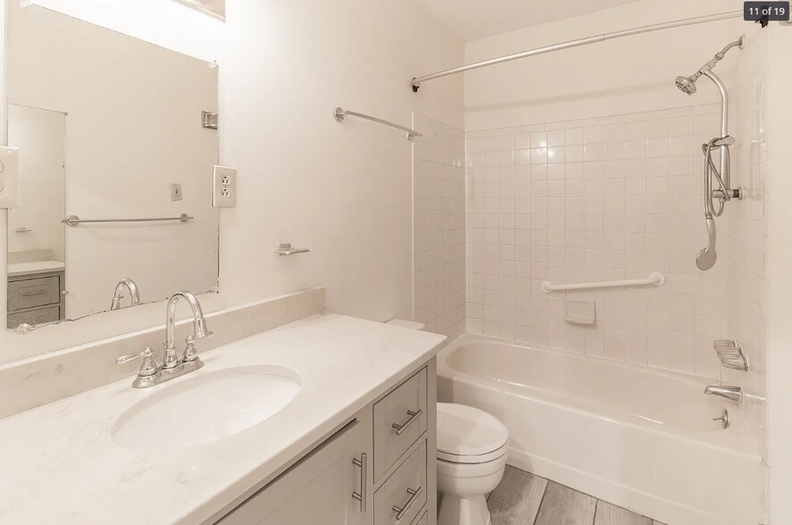 Building Photo - 689 Vernon Ave SE