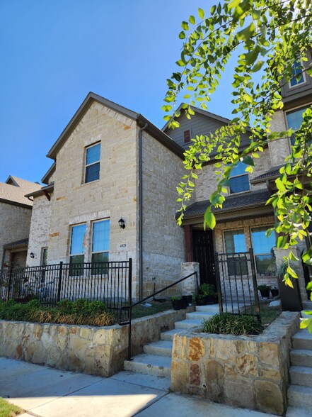 Primary Photo - 6820 Meadow Crest Dr