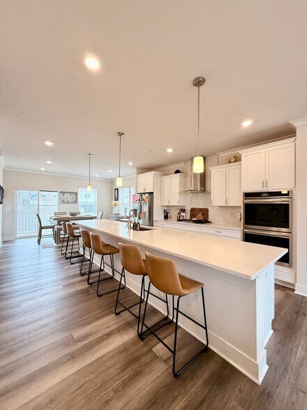 Building Photo - 11470 St Luke Dr