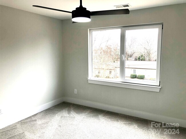 Building Photo - 432 3rd St SW