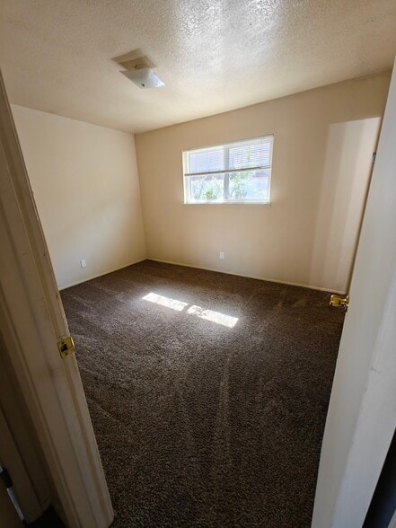 Building Photo - 3220 Wellesley Ct NE