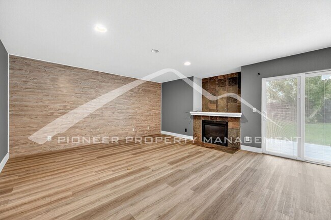 Building Photo - Spacious Home with Central AC and Gas Fire...