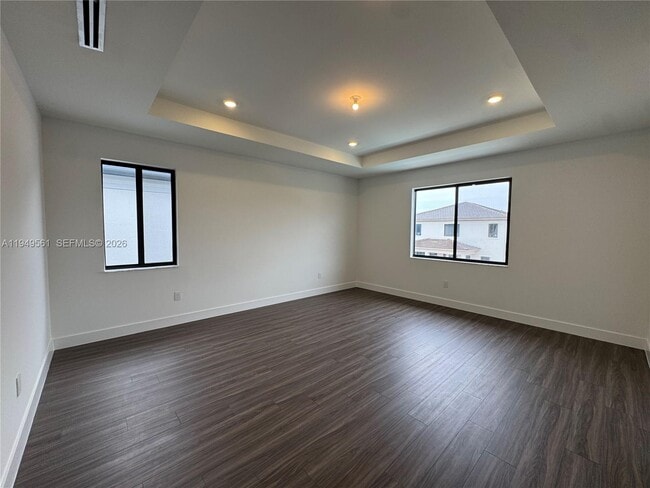 Building Photo - 19749 NE 16th Pl