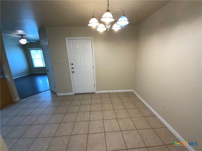 Building Photo - 1001 Leah Dr