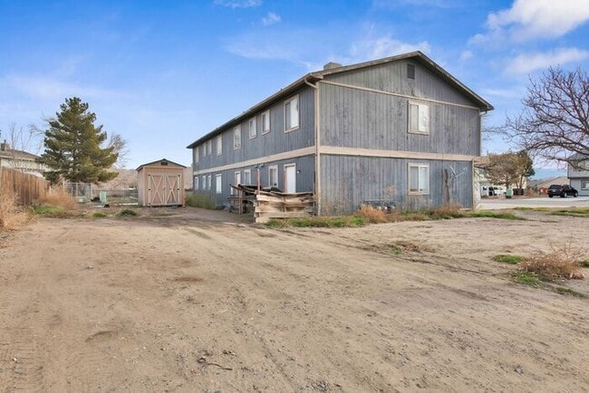 Building Photo - 3 Bed 2 Bath Townhome