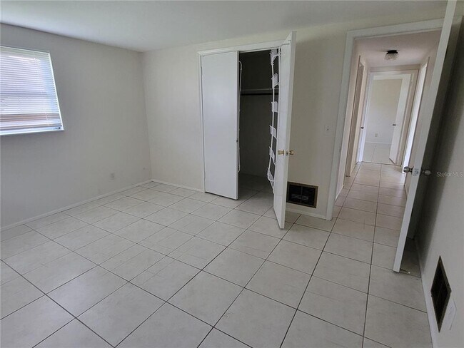 Building Photo - 612 Porpoise Rd