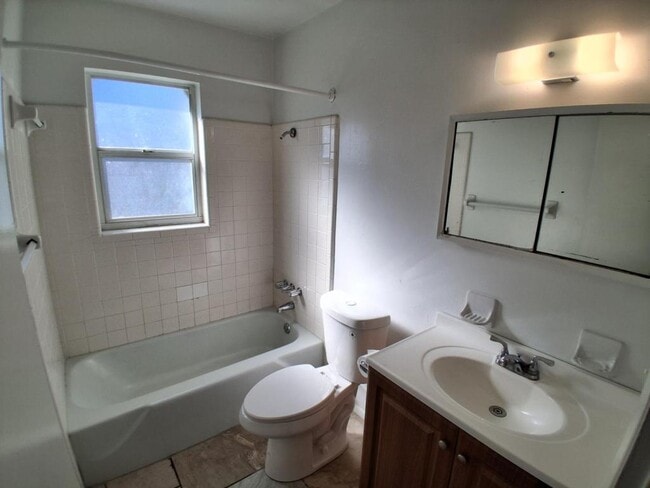 Building Photo - 2506 47th Ave Dr W