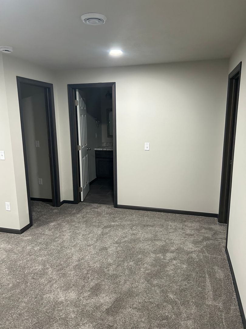 Building Photo - 1814 N Oberg Cir