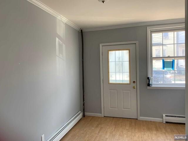 Building Photo - 214 William St