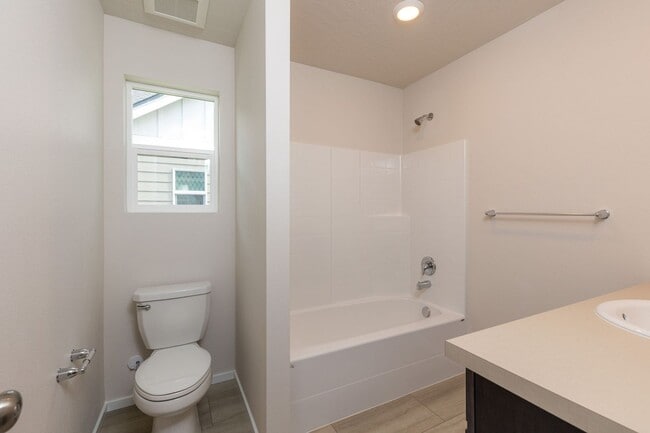 Building Photo - Modern Home for rent in Liberty Lake