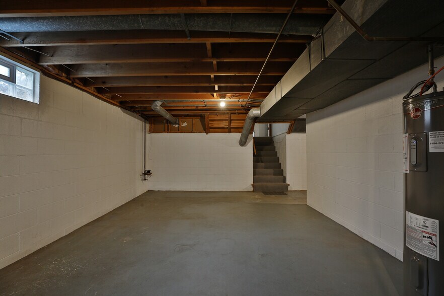 Building Photo - 270 Bryant Ave