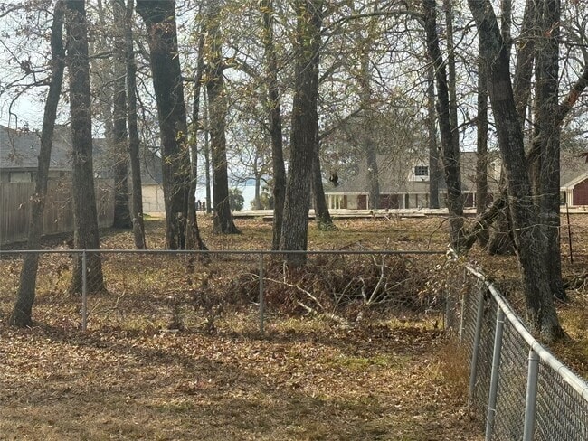 Building Photo - 140 Chuck Wagon