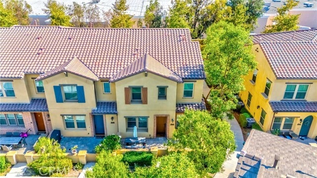 Building Photo - 2545 Almeria Ln
