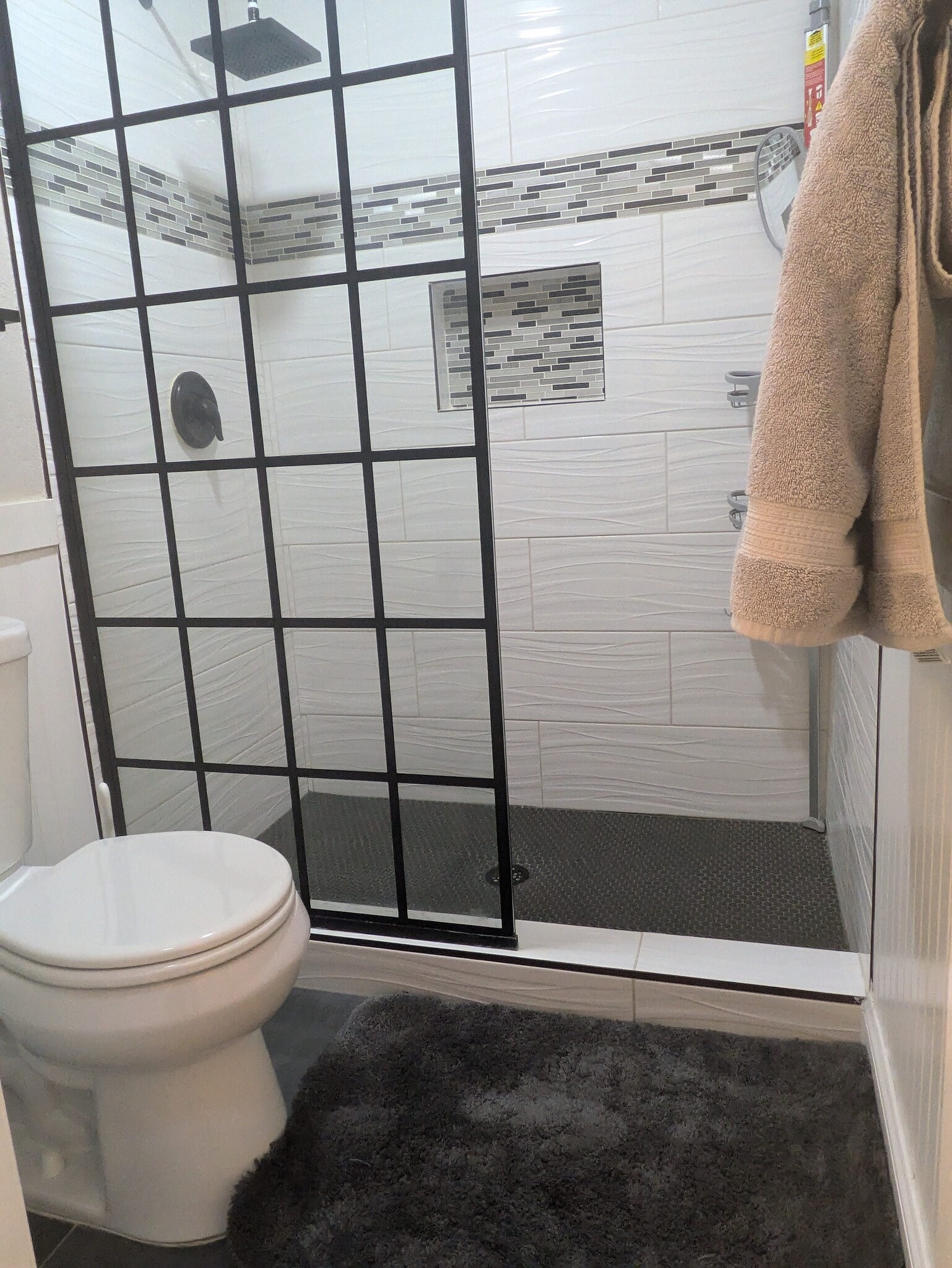 Master bathroom - 8879 E Friess Dr