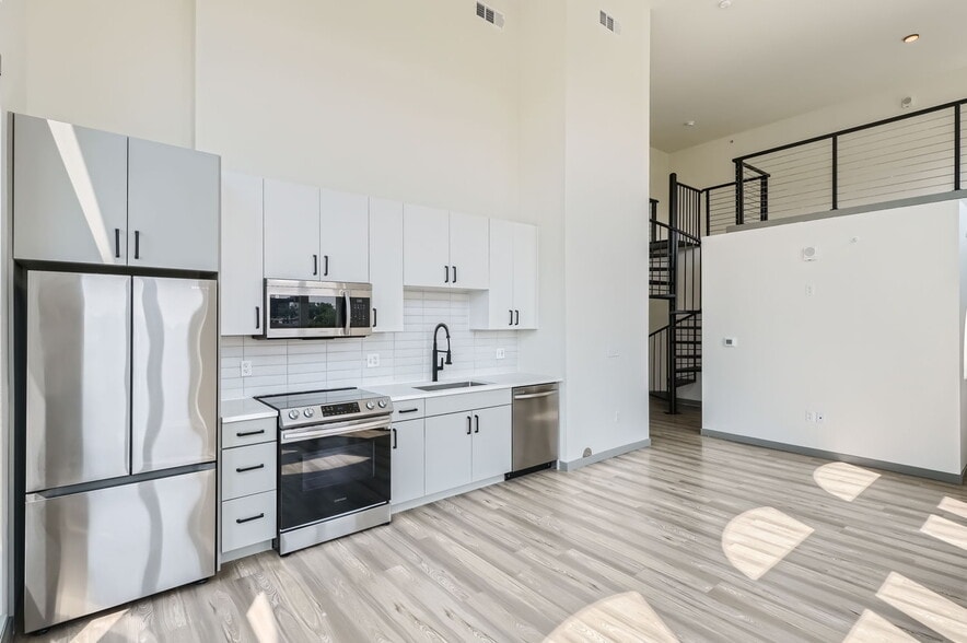 Primary Photo - Kenyon