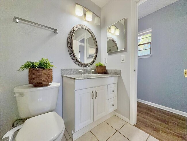 Building Photo - 2 Shine Ave