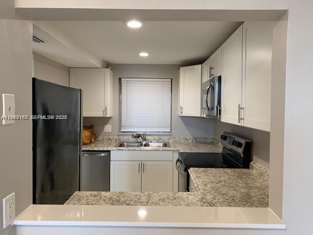 Building Photo - 9470 Live Oak Pl