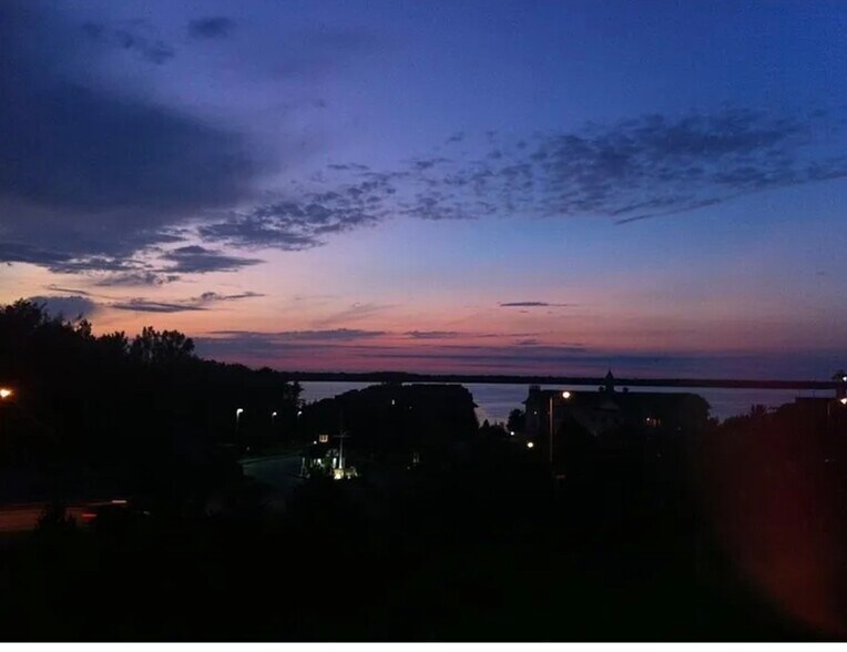 Building Photo - 1030 Lookout Dr