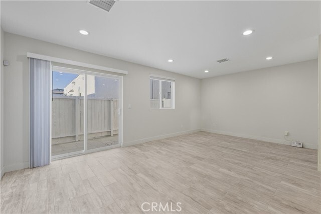 Building Photo - 1916 Cedar Ave